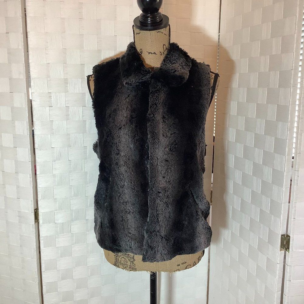 betsey johnson faux fur vest size small